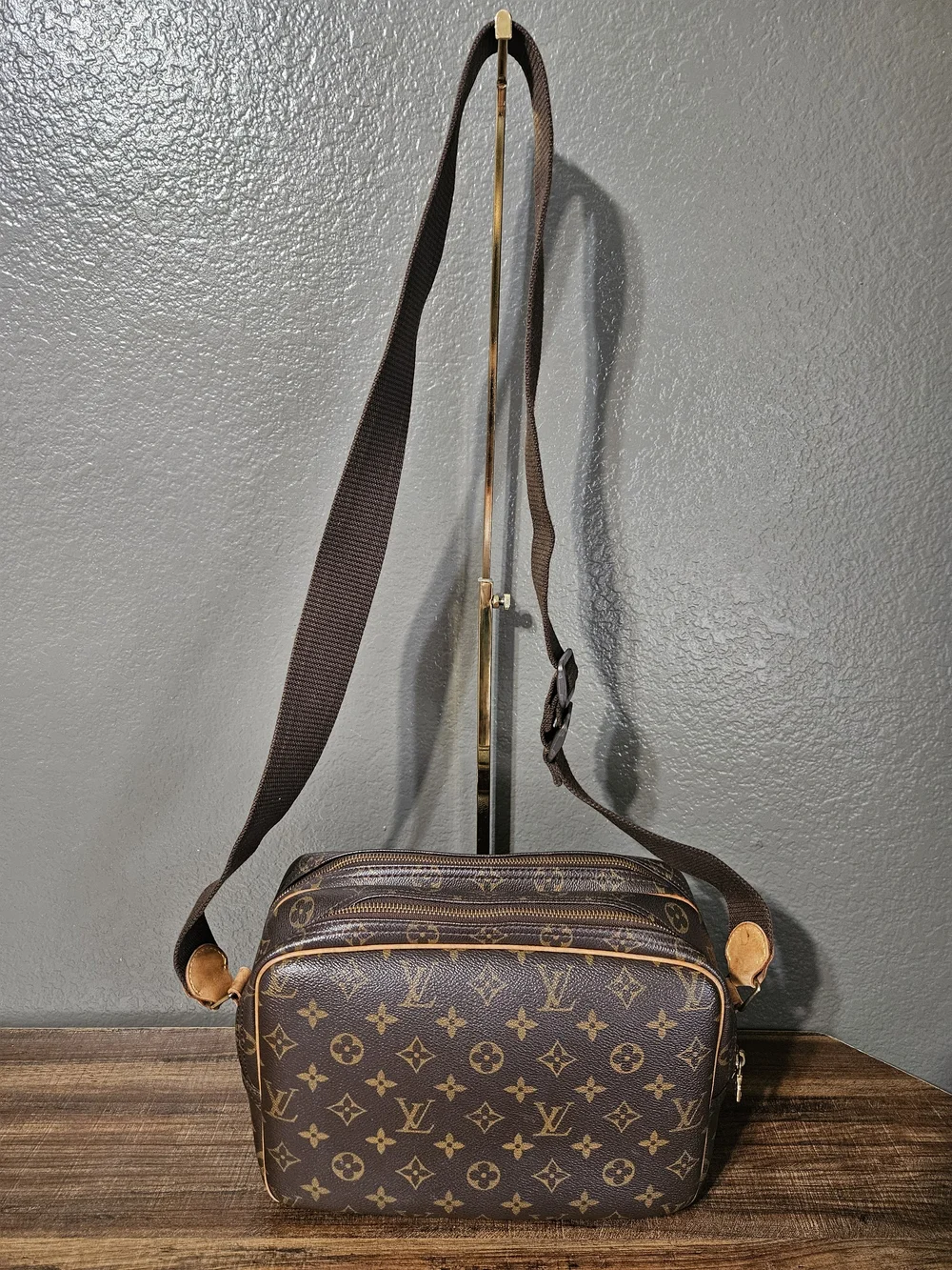 Authentic Louis Vuitton Reporter PM Crossbody Monogram Canvas